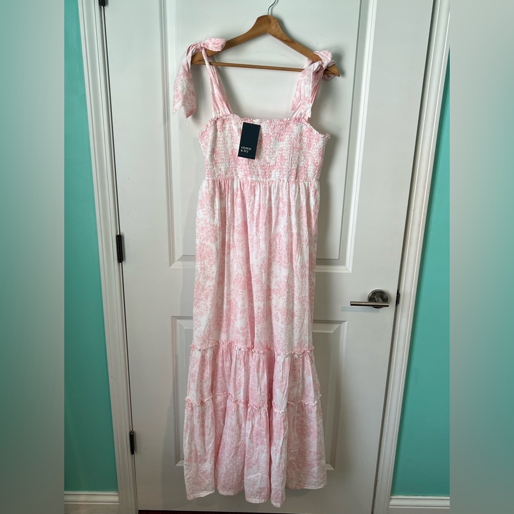 Crown & Ivy Light Pink Patterned Maxi Dress - Picture 2 of 9